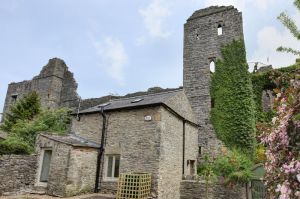 Christina Warwick coach house 44 sm.jpg